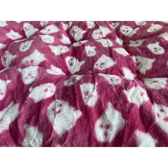 Storehouse Pink Ghosts Halloween Faux Fur Pillow Pet BED Super Soft 36 X 23” NEW - Picture 12 of 12